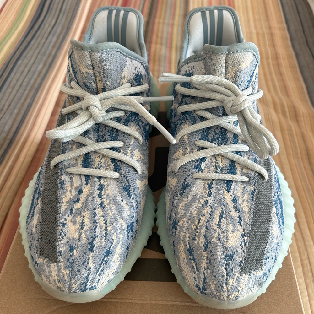 Yeezy 350 Mix Blue Size 9 Men